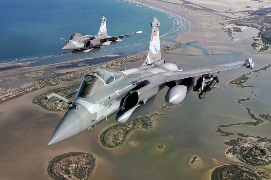 Rafale nhận ra sức mạnh của Su-35 khi đụng độ trực tiếp