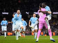 Man City thoát hiểm, trả món nợ cho Brighton sau 18 năm