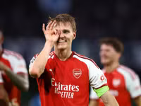 Arsenal thắng trận ra quân Champions League
